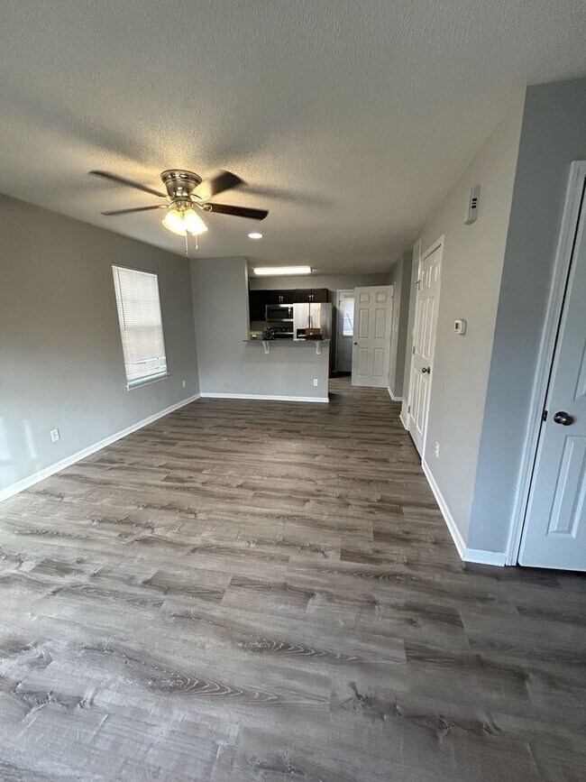 3913-3915 Olympic Ct