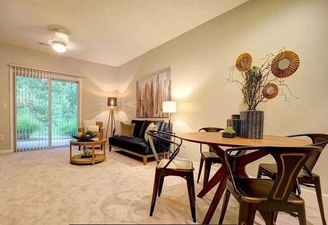 LIVING ROOM - 4223 Spyglass Hl Townhome