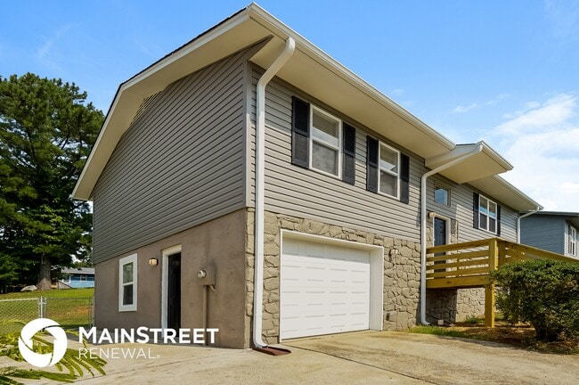 Photo - 1833 Huntington Dr