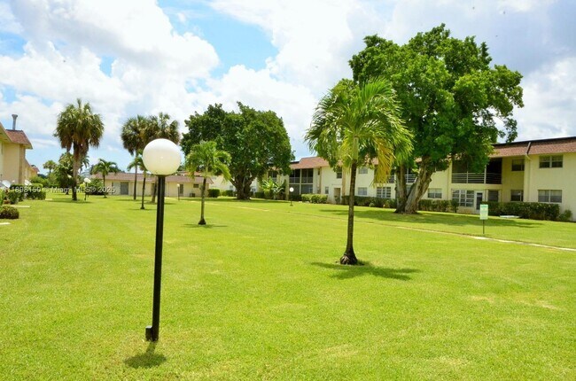 Photo - 9949 Sandalfoot Blvd Unidad 521