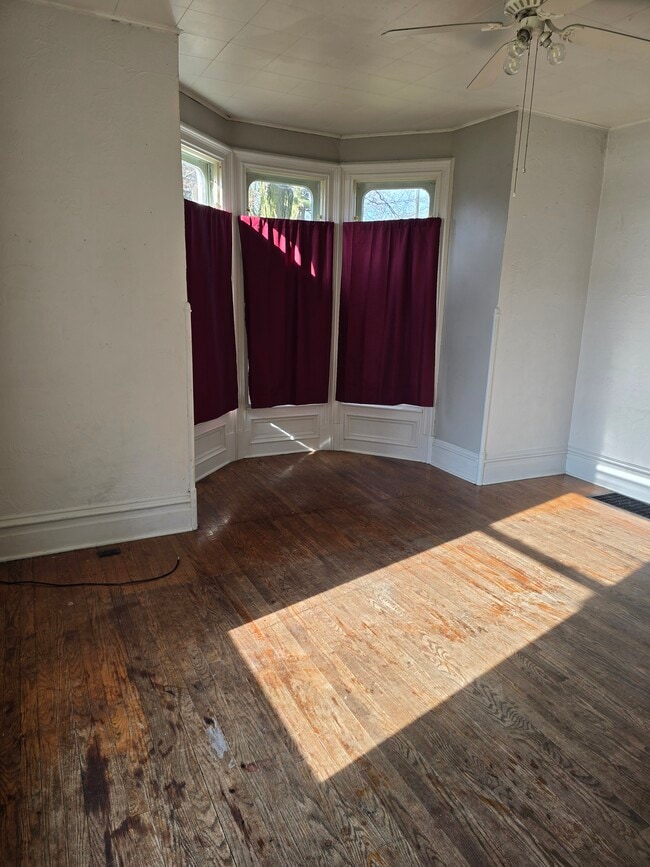 Building Photo - Riley St. Unit 1