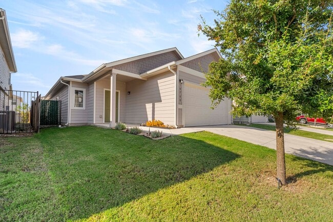 Photo - Luxurious 3 bedrooms 2.5 bathrooms home in...