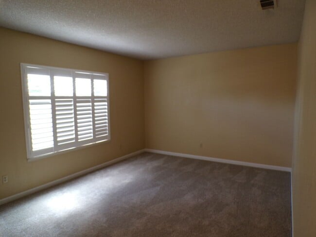 Photo - 3 bedroom 2 Barh Home Close to Vintage Faire Mall