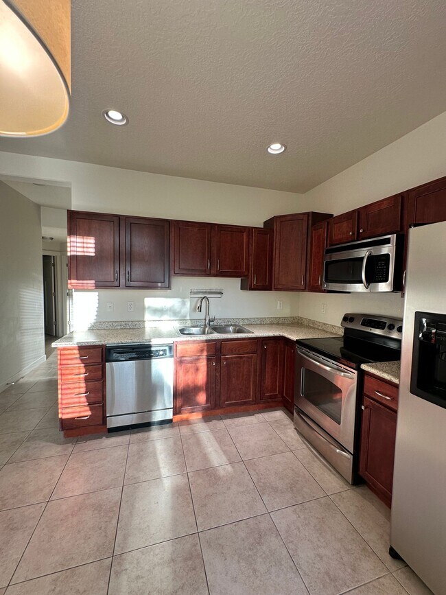 11303 S River Heights Dr