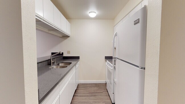 Photo - Daniels Apartments