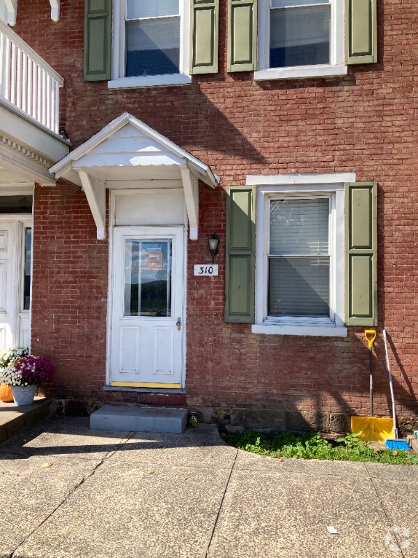 Building Photo - 310 N Front St Unit 310 N Front St Liverpool Rental