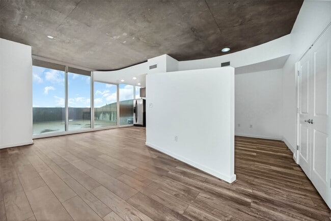 Photo - 5925 Almeda Rd Unit 10713