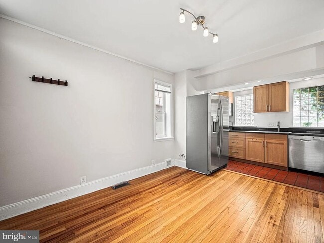 Photo - 255 S 24th St