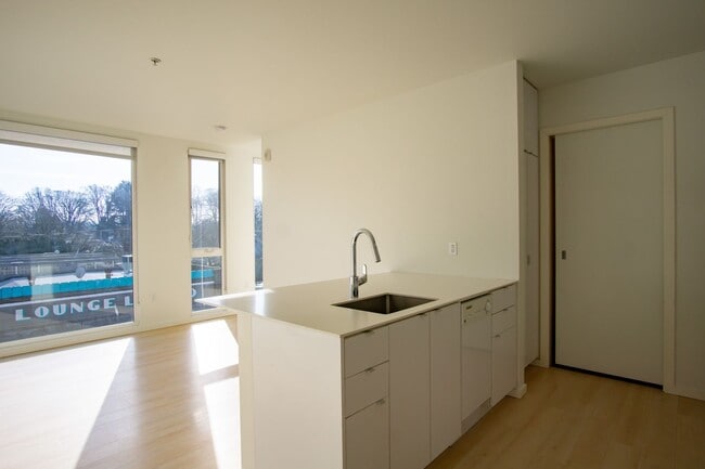 Building Photo - Modern & Bright Corner Urban 1 Bed w DW & W/D! Unit 310
