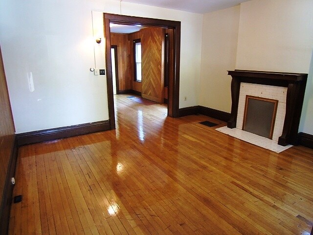 Photo - University Manor