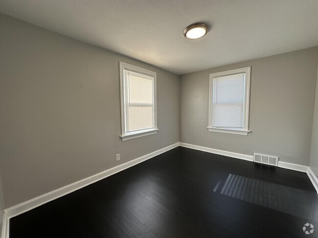 Building Photo - 1915 Auburn St Rental