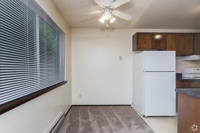 1BR, 1BA - 500SF - Dining Room