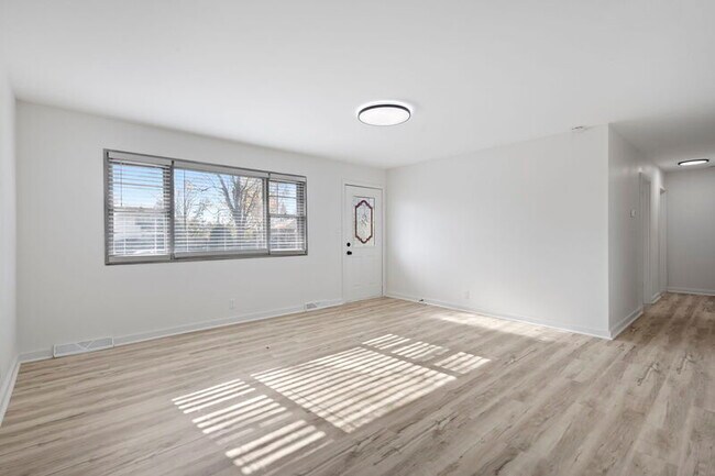 Photo - 6136 Hickorywood Dr