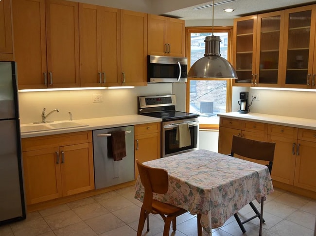 Photo - Charming Vintage Second Floor Duplex with In-Unit Laundry in Heart of Oak Park Unit 2F