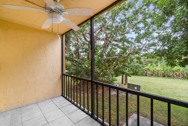 Photo - 450 NW 20th St Unidad 2080