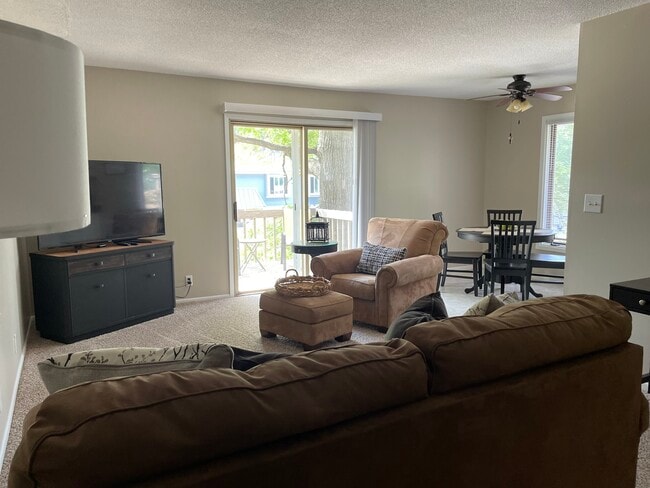 Photo - 1420 Sierra Dr NE Unit Apt B