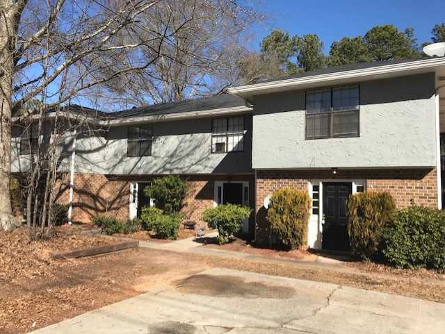 Building Photo - Welcome to the Delightful End Unit! This c... Rental