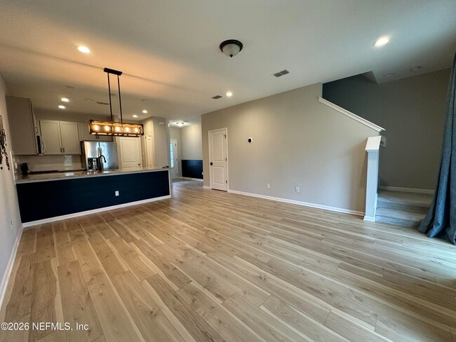 Photo - 61 Pinebury Ln