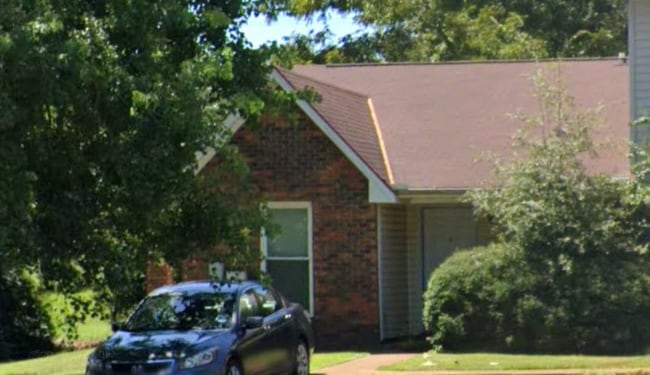 Building Photo - 542 S Woodburn Dr Rental