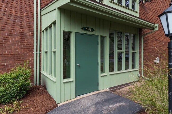 Photo - 980 Plain St Unit 12