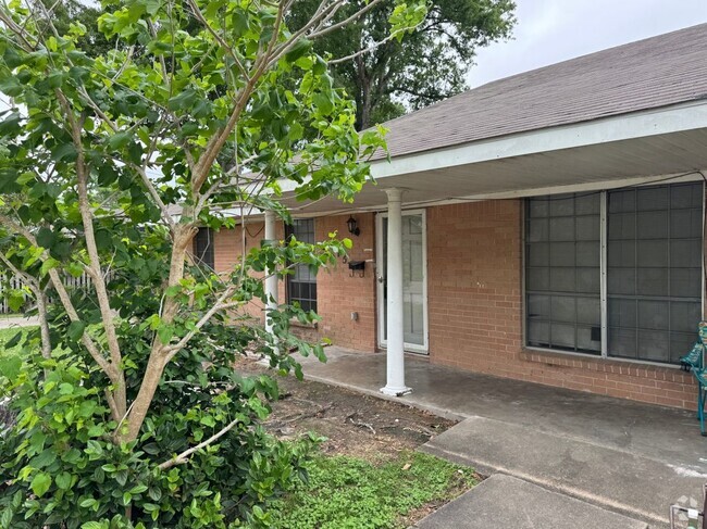 Building Photo - 609 Sunset Ln Rental