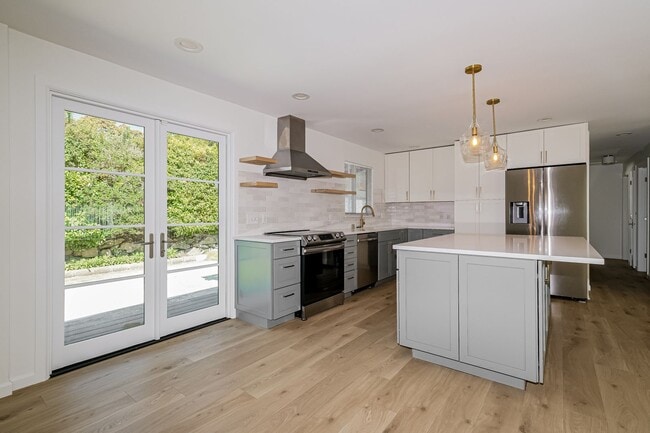 Photo - Warm and Welcoming 3 Bedroom in Prime Seattle Location