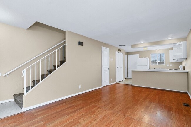 Building Photo - 2bed, 1.5 bath Duplex with Covered Carport & Fenced Yard! Unit 6465