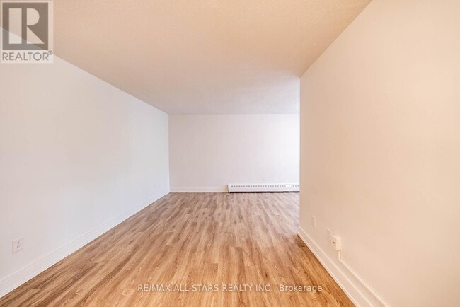 Photo - 7 Albert St Unit 317