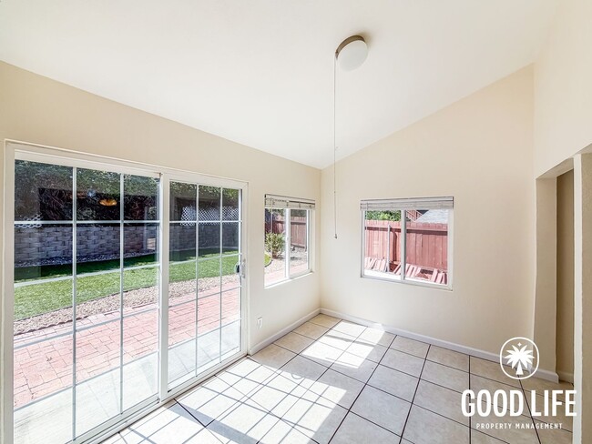 Photo - 6645 Amberly St