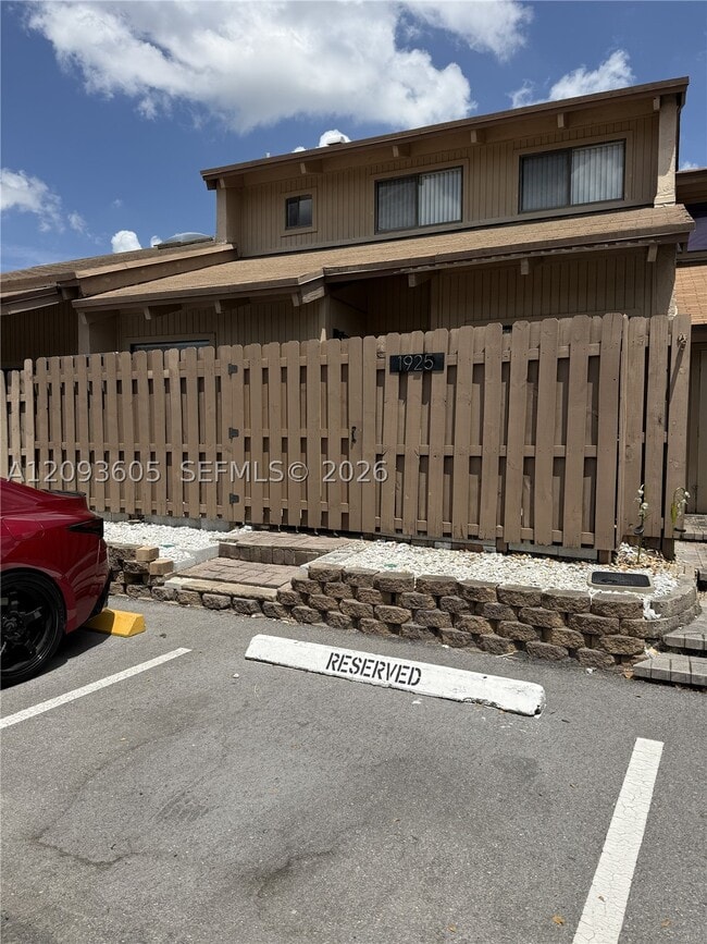 1925 SW 81st Way
