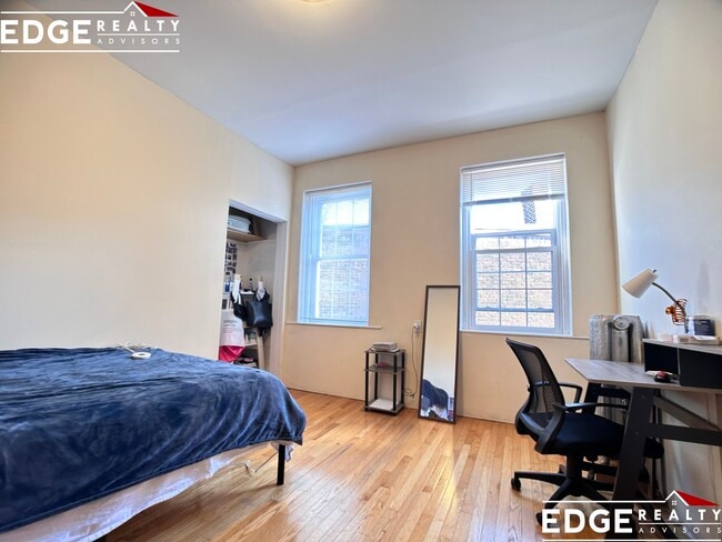 Photo - 137 Chiswick Rd Unit 5