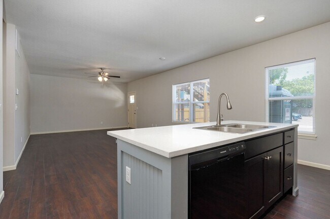 Photo - 1345 E Cherry St Unit A