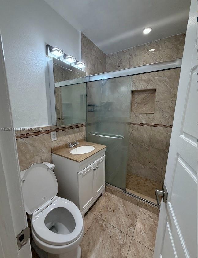 Photo - 151 W 44th St