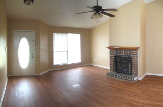 Photo - 1806 Bobby Lee Dr