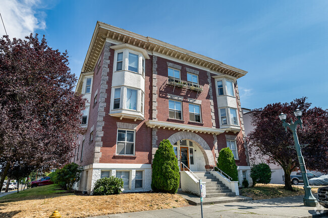 Building Photo - Heritage Manor Rental