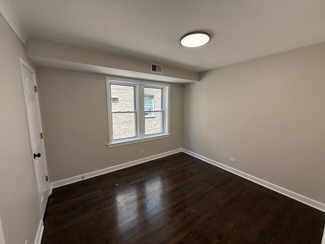 Photo - 1637 Elmwood Ave Unidad 1