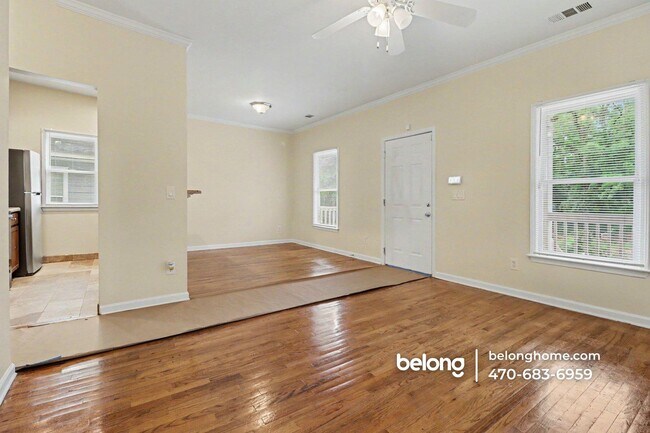 Photo - 711 Meldrum St NW