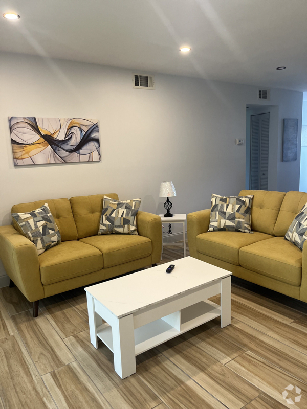 Building Photo - 2950 SE Ocean Blvd Unit 58-5 Rental