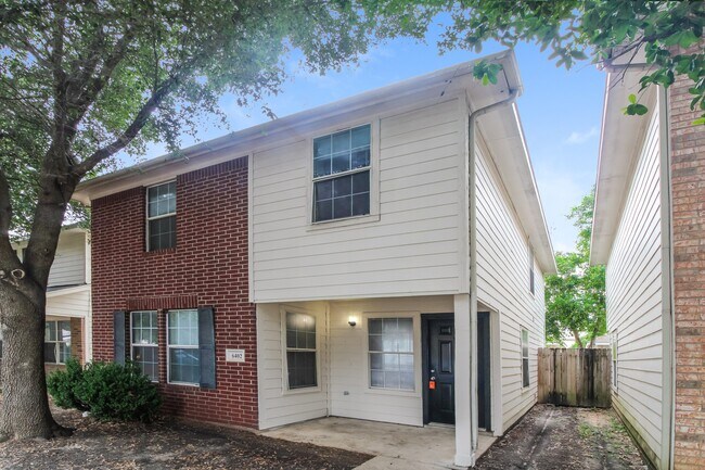 Photo - 6402 Mountain Pines Ln