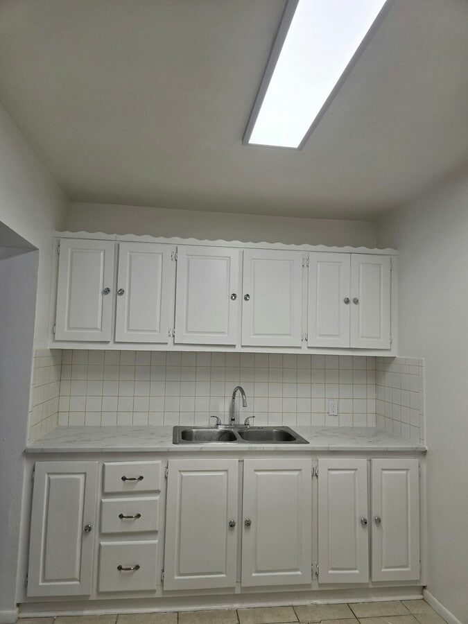 Photo - 300 S 5th St Townhome
