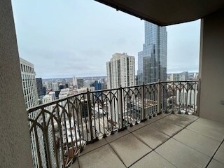 Photo - 21 E Huron St