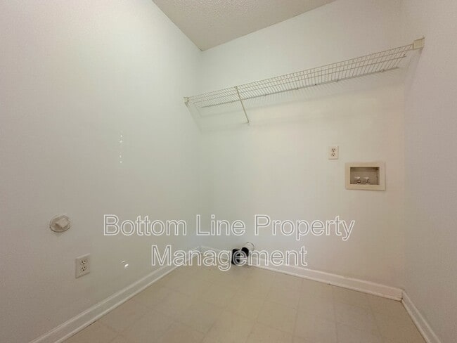 Photo - 131 Camforth Dr