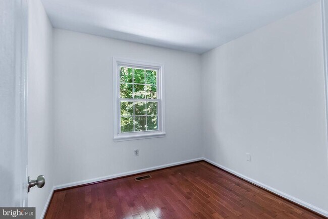 Photo - 9629 Hadleigh Ct