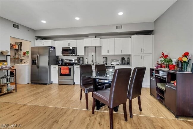 Building Photo - 6361 Aragon Way Unit 106