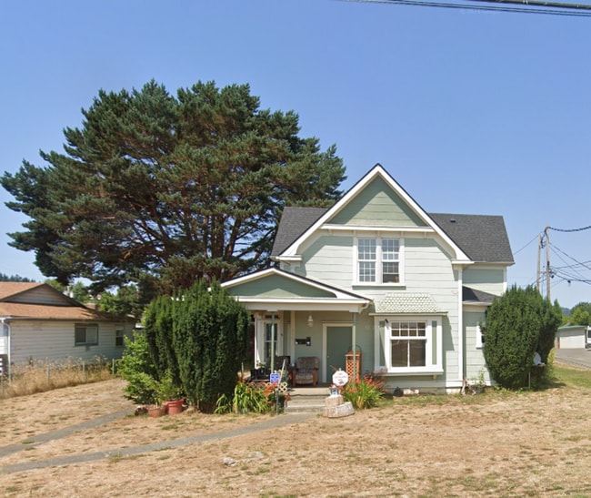 Building Photo - 619 Ash St Unit 2