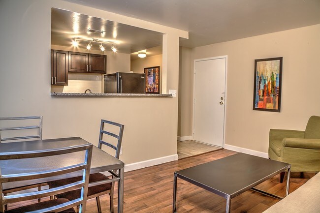 Photo - 5528 Pershing Ave Unit 203