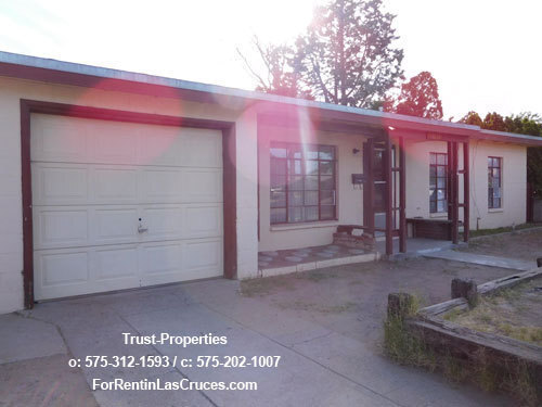 Building Photo - Great 3/1 with large yard close to NMSU Rental