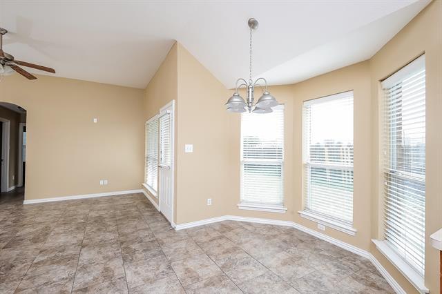 Photo - 113 Currie Ct