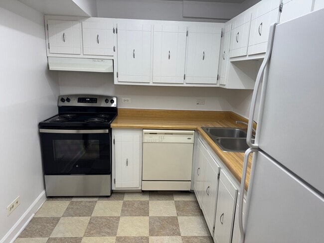 Photo - 700 Perrie Dr Unit 305