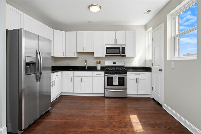 Photo - 6833 S Merrill Ave Unidad 1